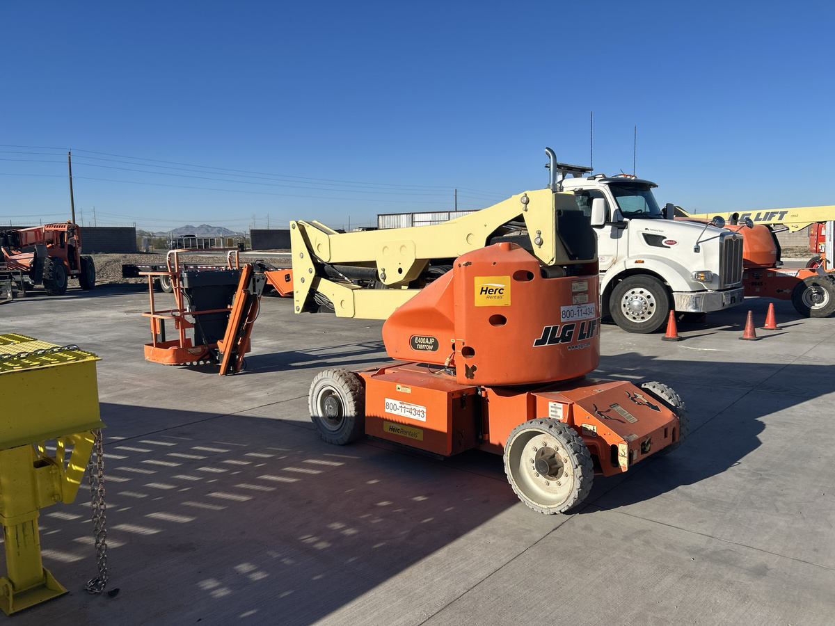 2016 JLG E400AJPN-2