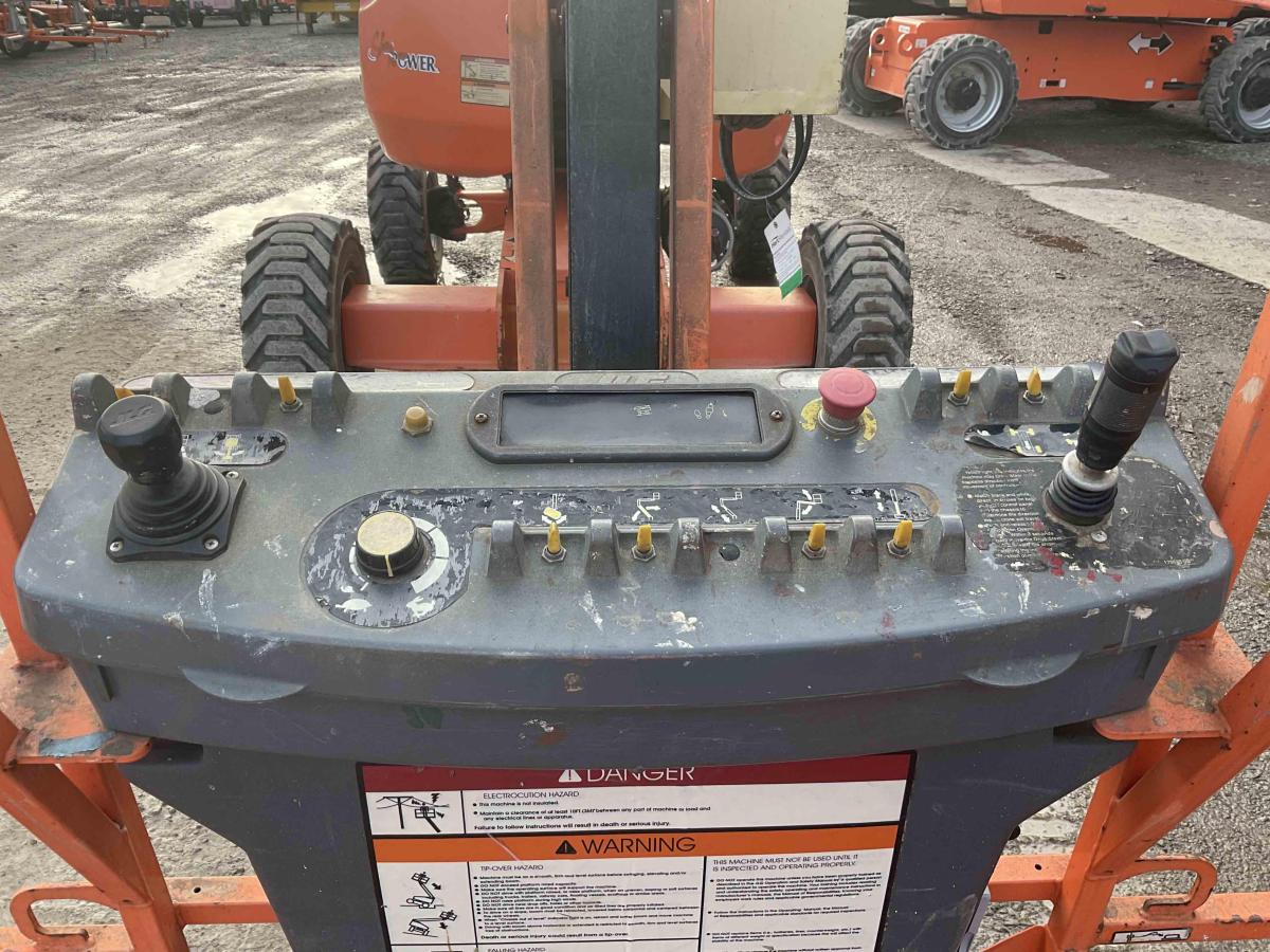 2015 JLG 450AJ
