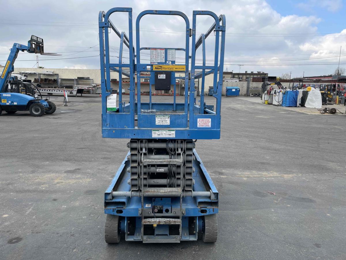 2013 Genie GS-3246