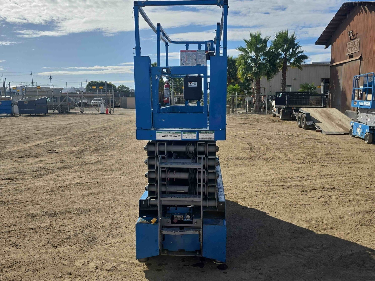 2017 Genie GS-3232-10