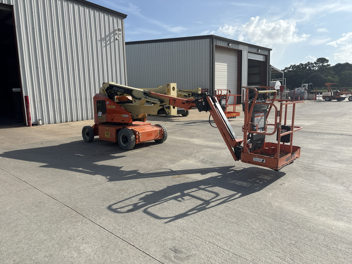 2018 JLG E400AJPN-2