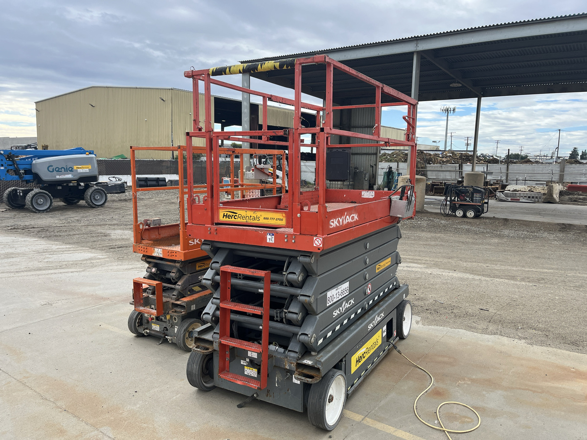 2017 Skyjack SJ4740-2