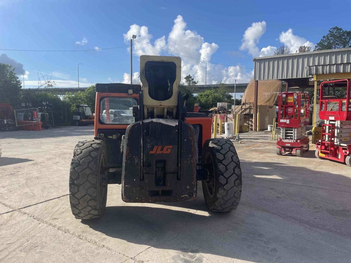 2017 JLG 1255