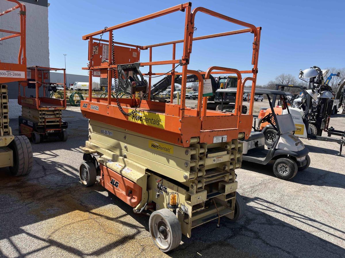 2018 JLG 2646ES