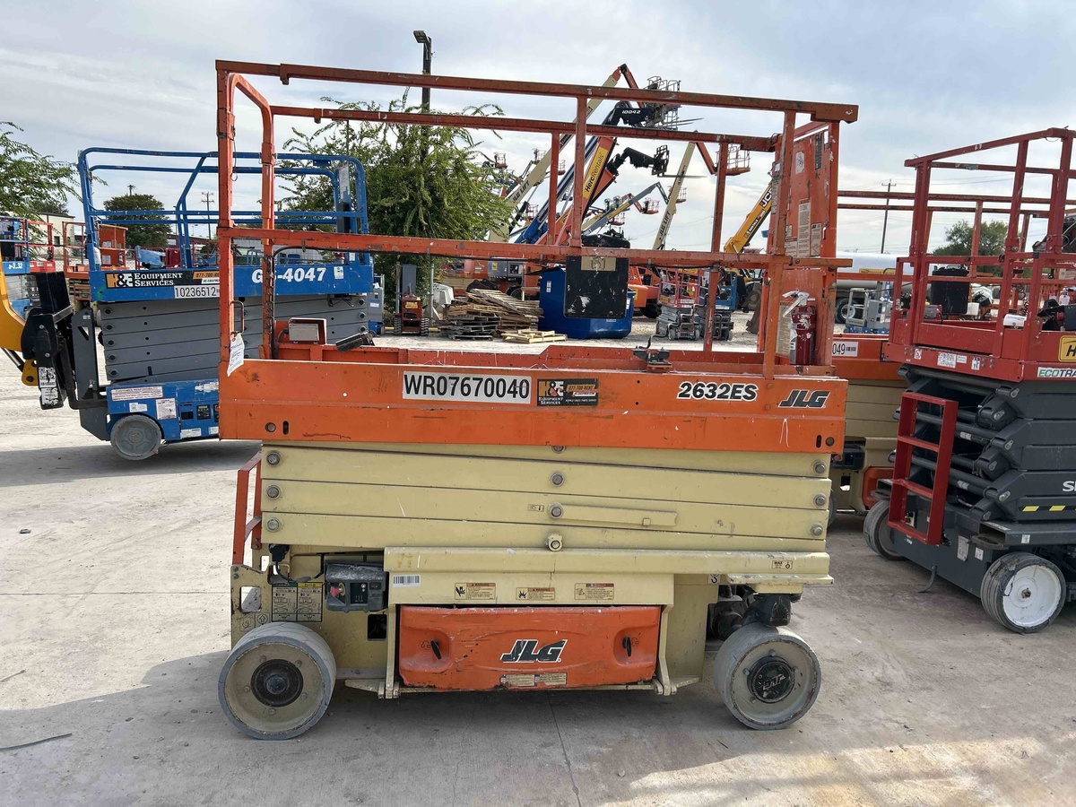 2017 JLG 2632ES-2