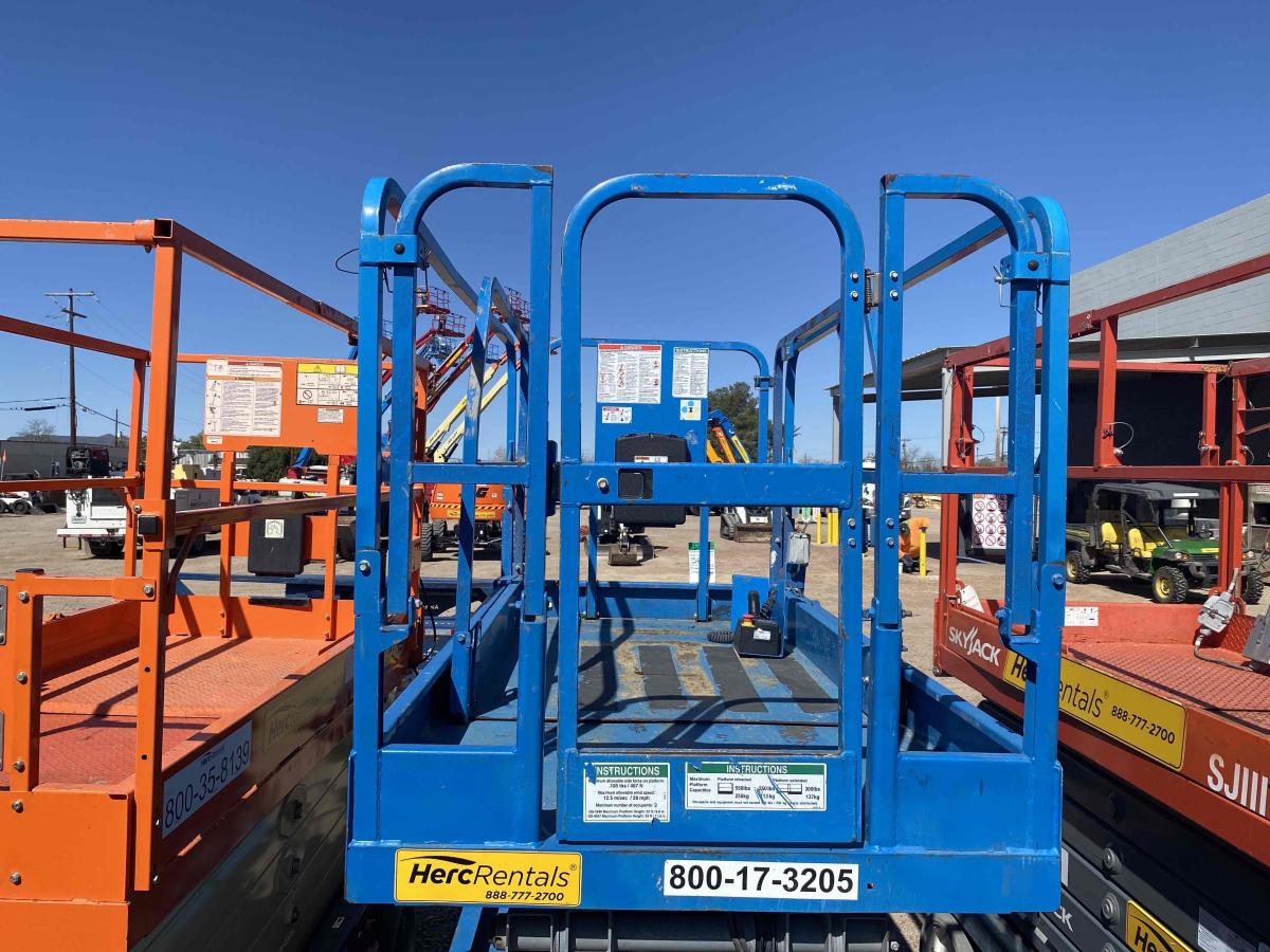 2017 Genie GS-4047