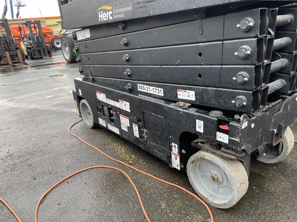 2018 Genie GS-3232-4