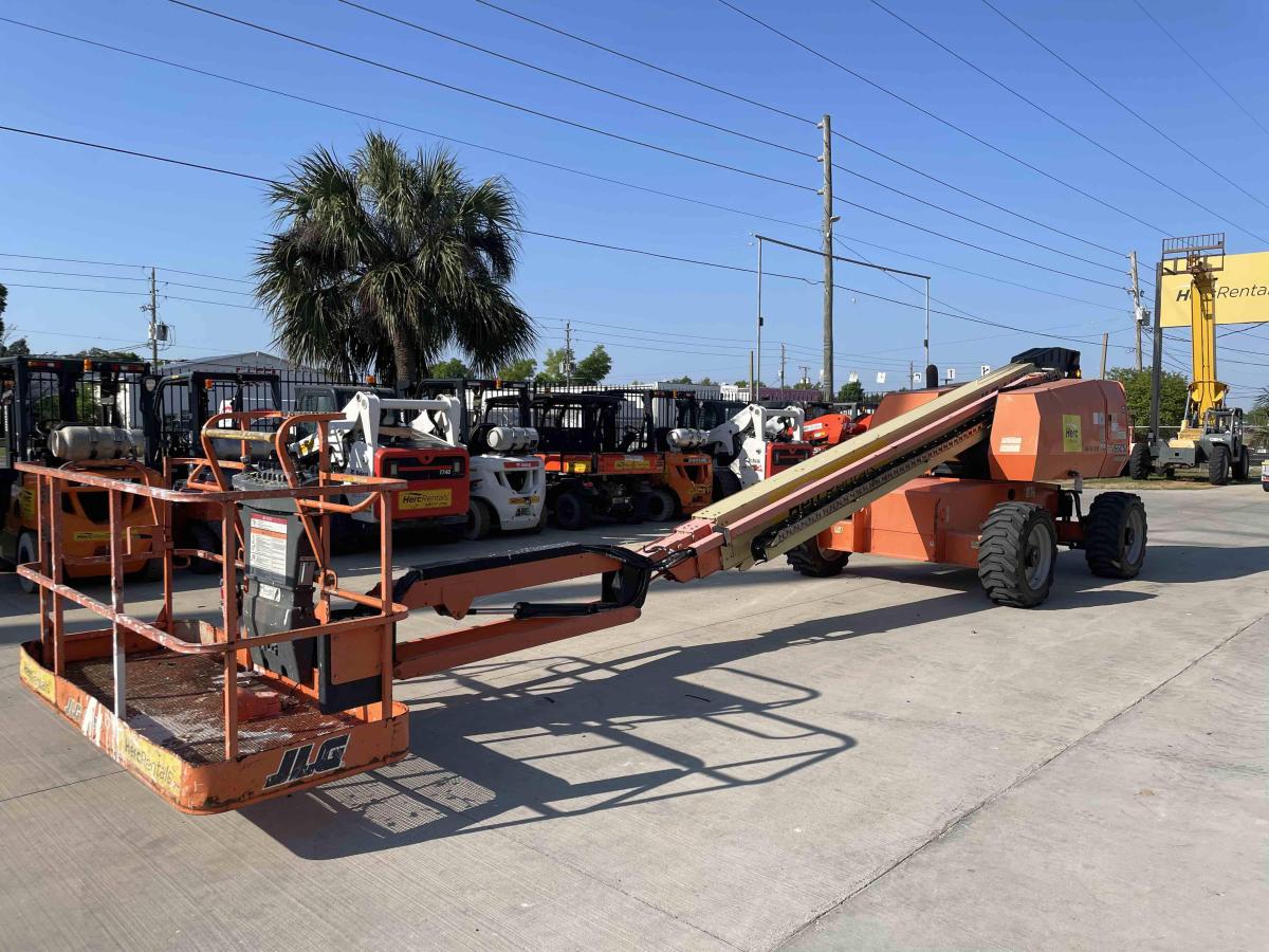 2017 JLG 660SJ