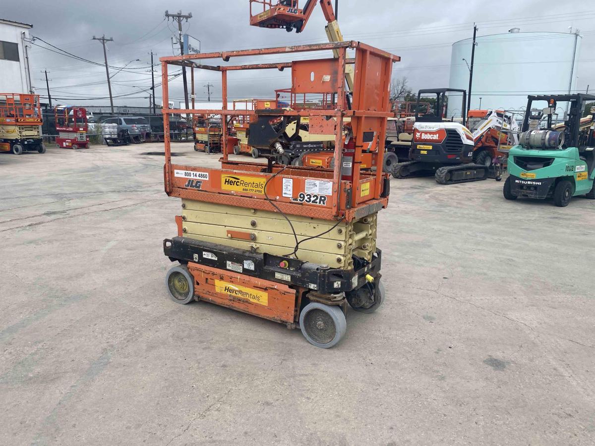 2017 JLG 1932R-7