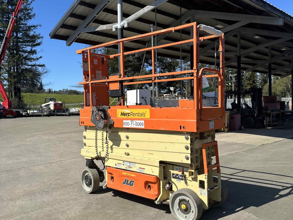2016 JLG 2632ES