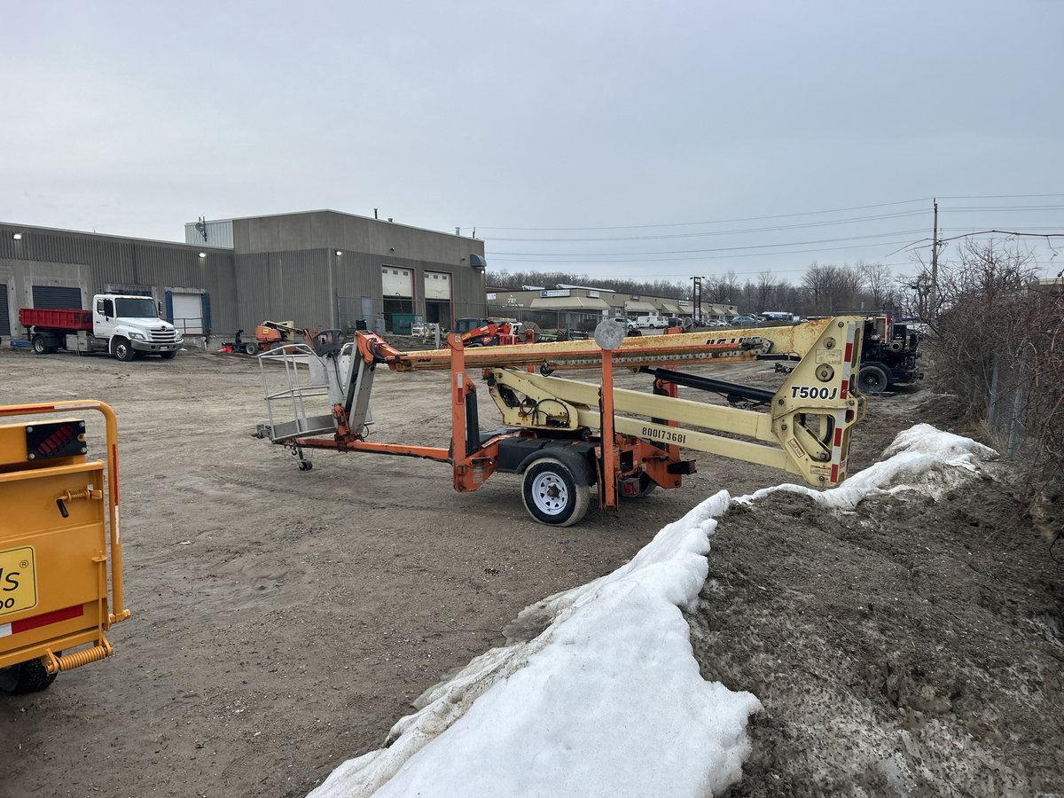 2017 JLG T500J-7