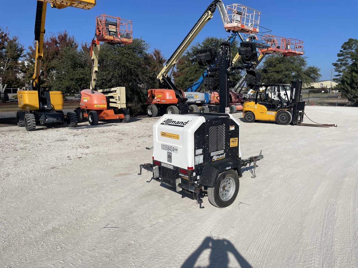 2022 Allmand Night-Lite V-2