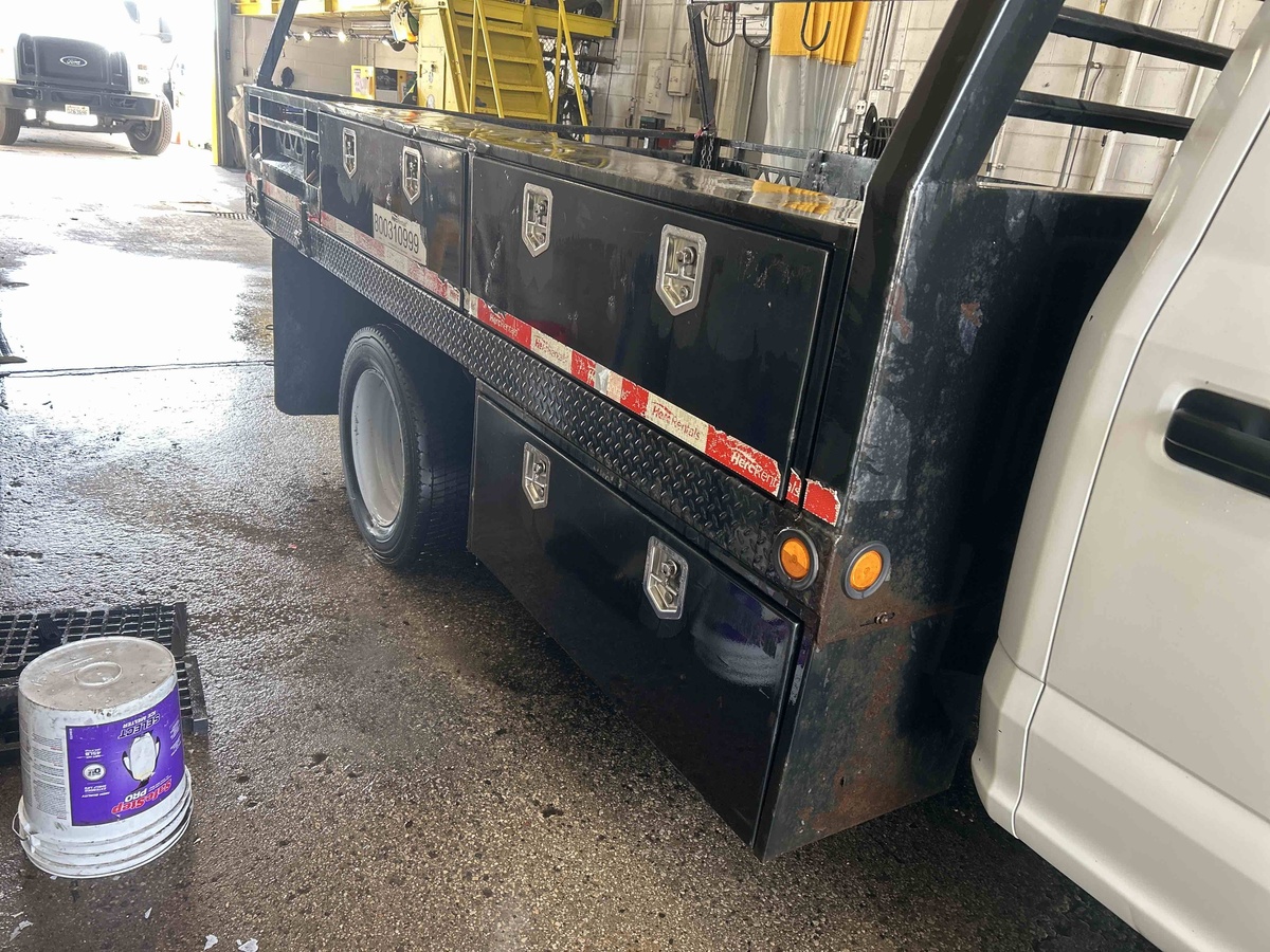 2021 Ford F550-2