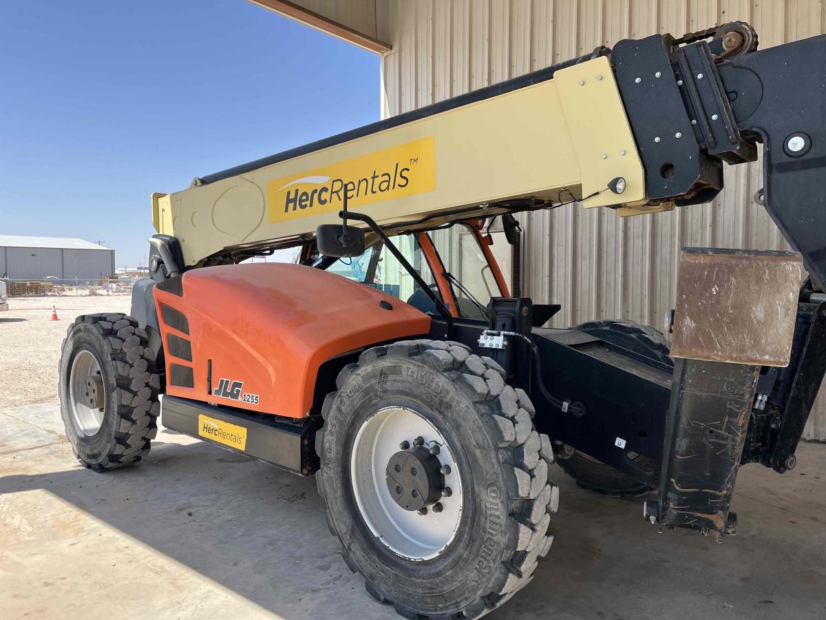 2019 JLG 1255