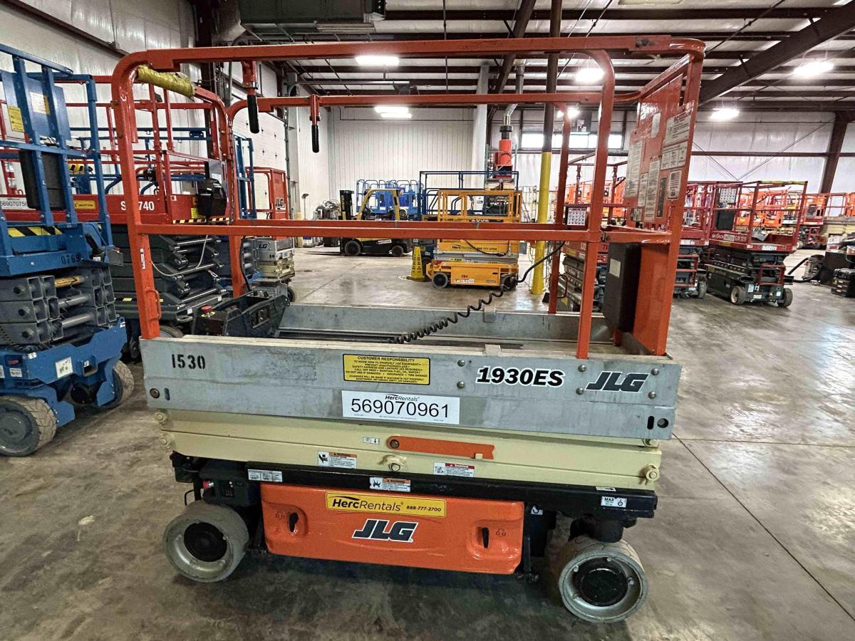 2012 JLG 1930ES