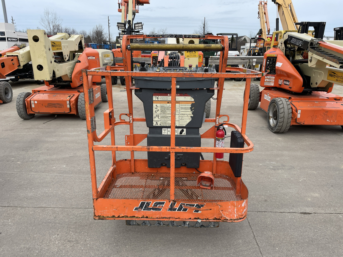 2018 JLG E400AJPN-5