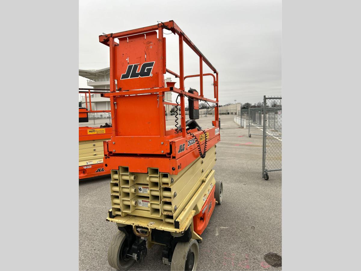 2018 JLG 2632ES