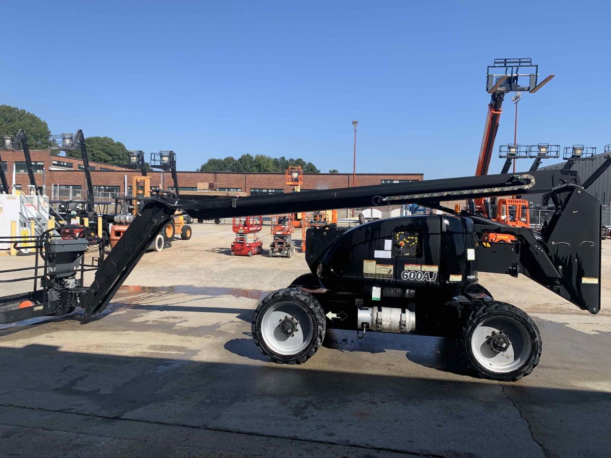 2014 JLG 600AJ