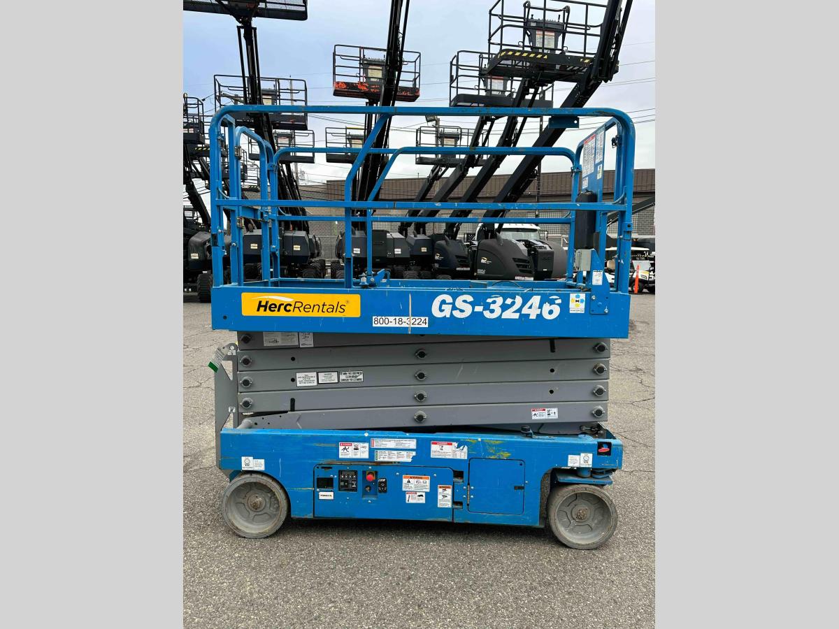 2017 Genie GS-3246