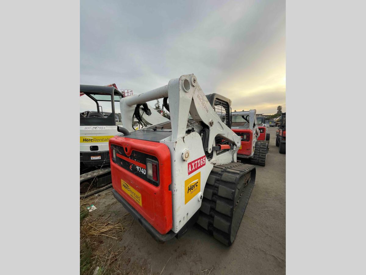 2017 Bobcat T740
