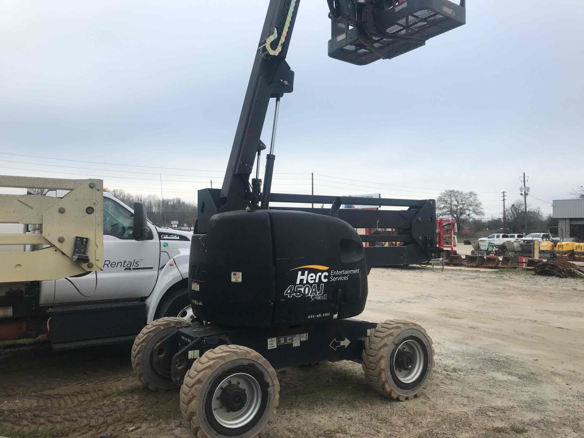 2012 JLG 450AJ
