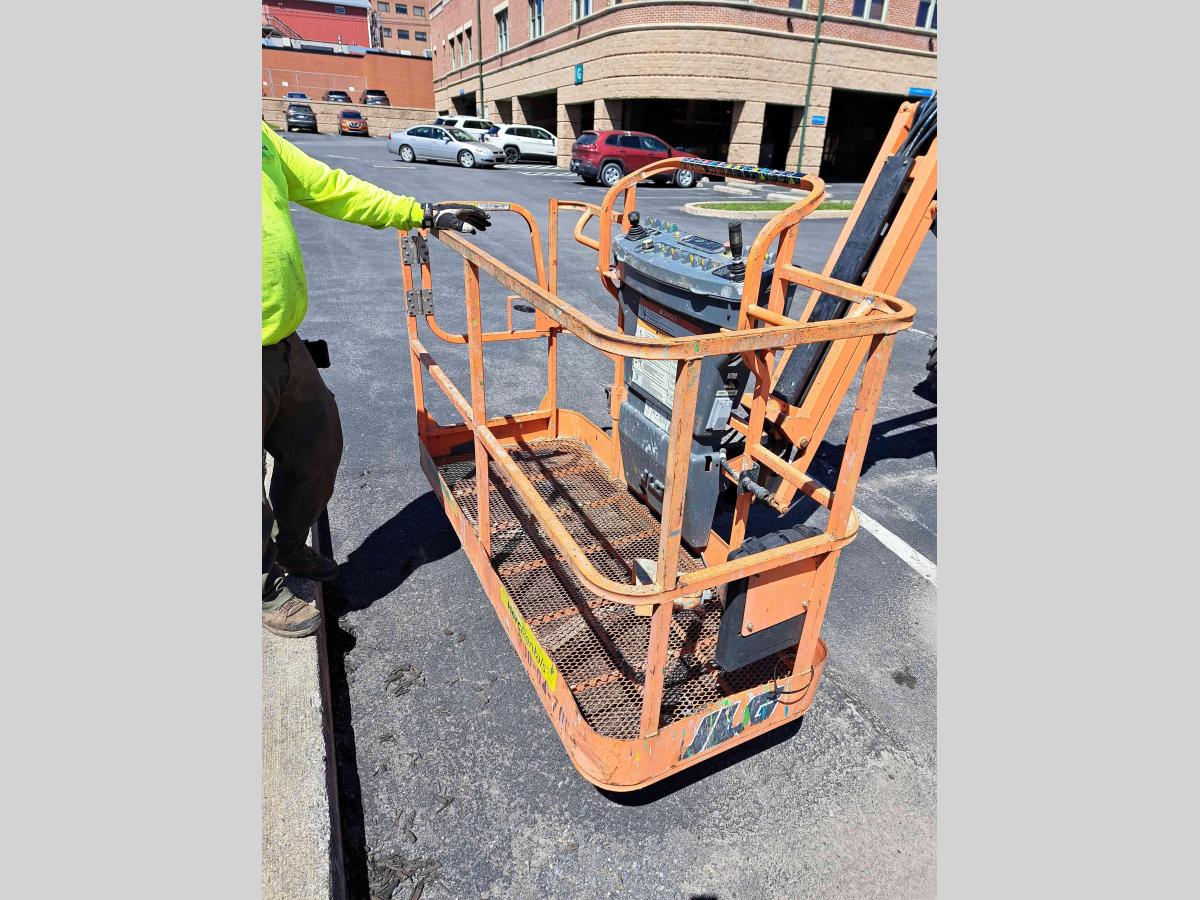 2015 JLG 450AJ