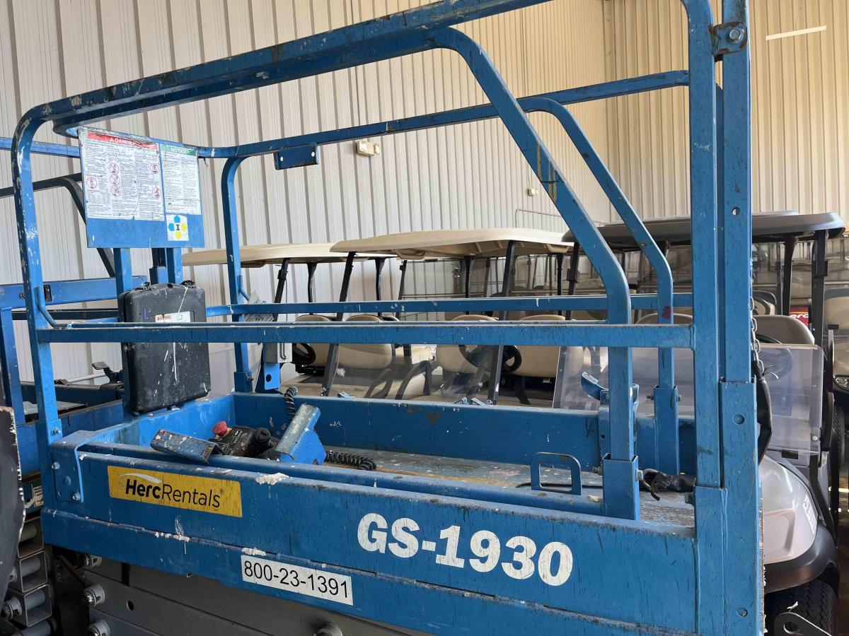2018 Genie GS-1930