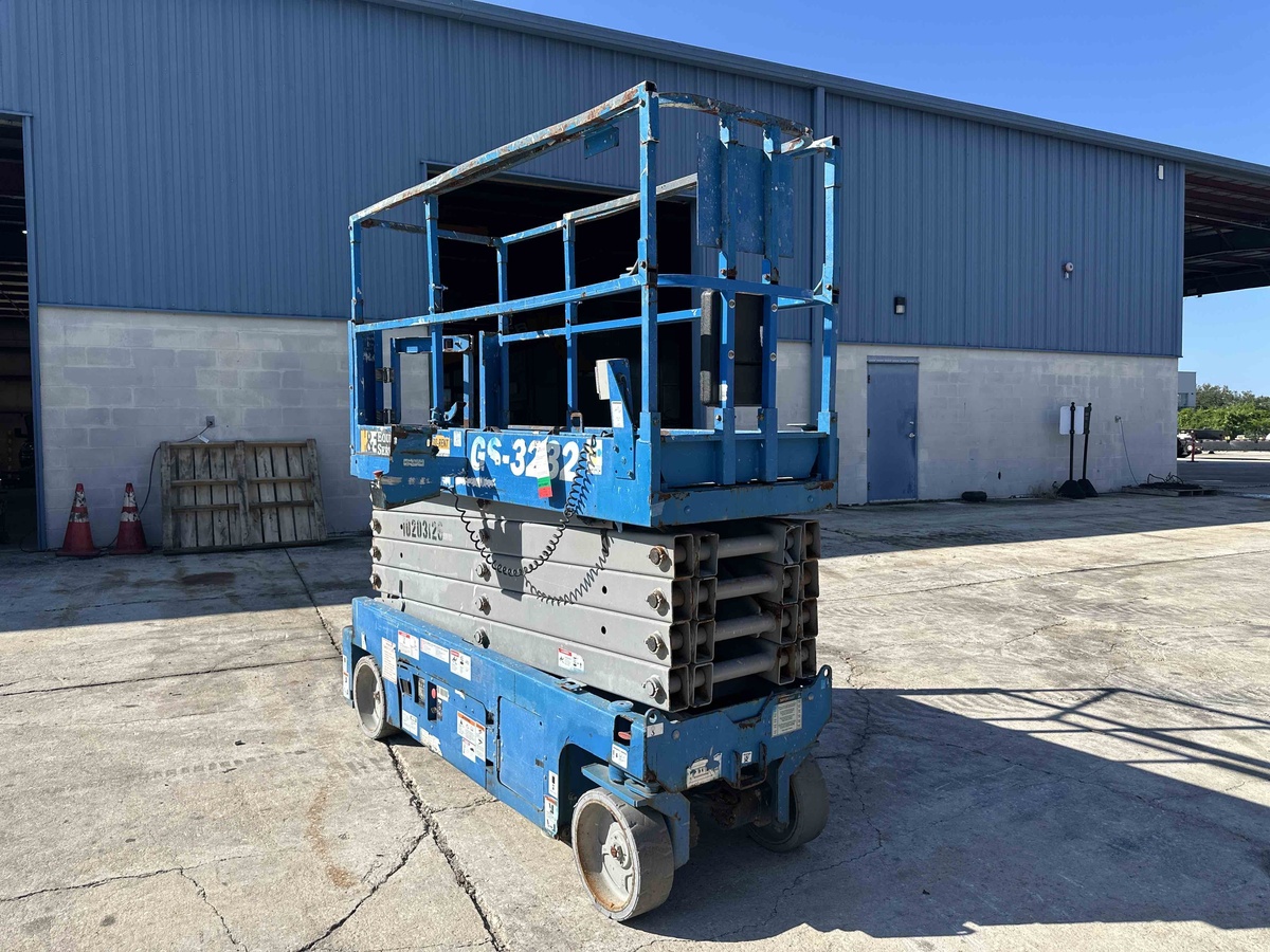 2016 Genie GS-3232-1