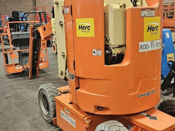 2016 JLG E300AJP-3