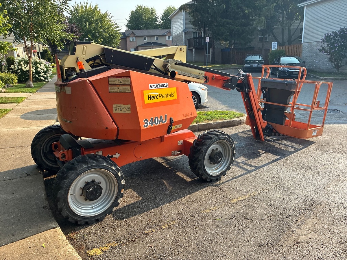 2016 JLG 340AJ-4