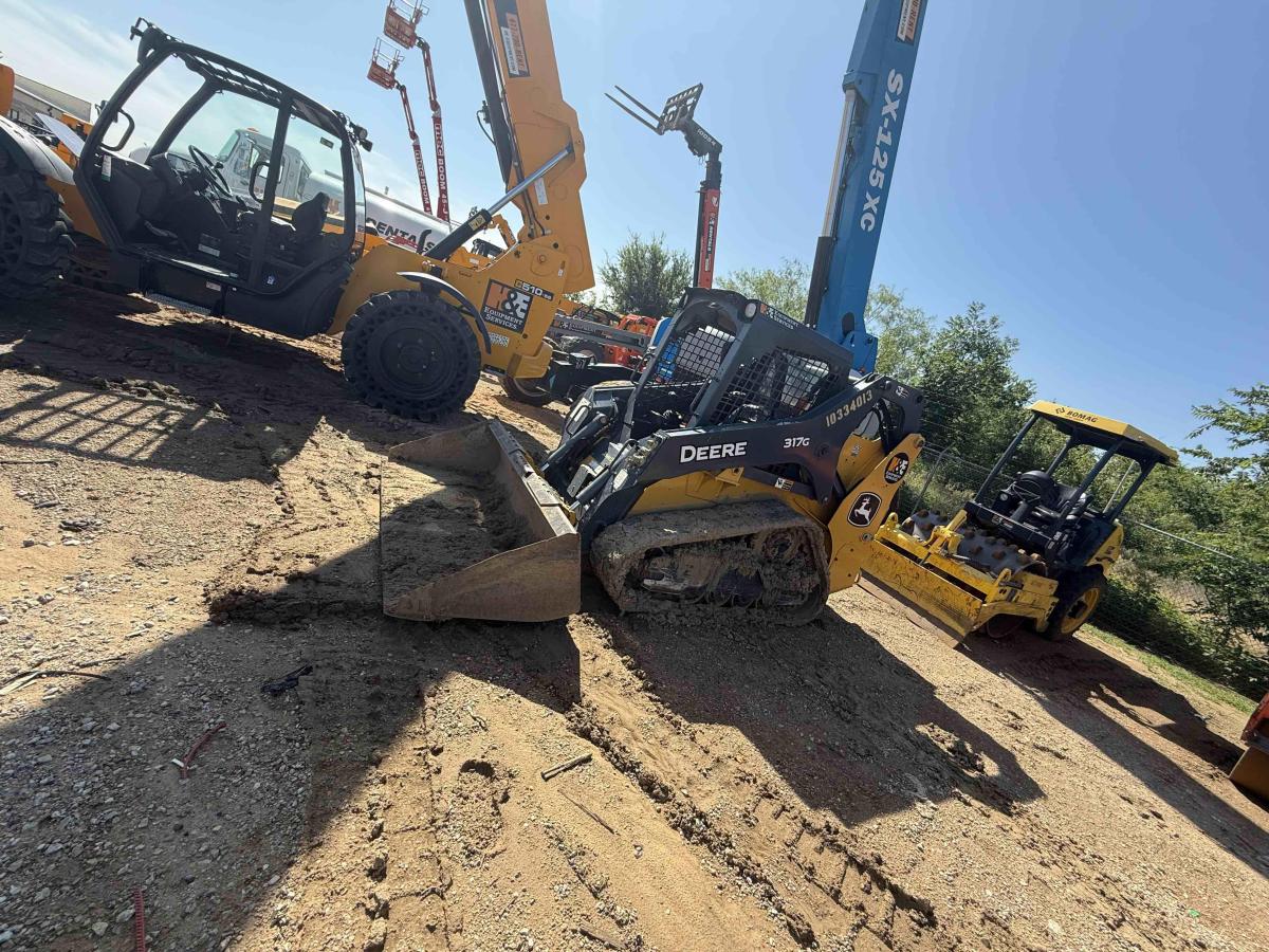 2021 John Deere 317G-8