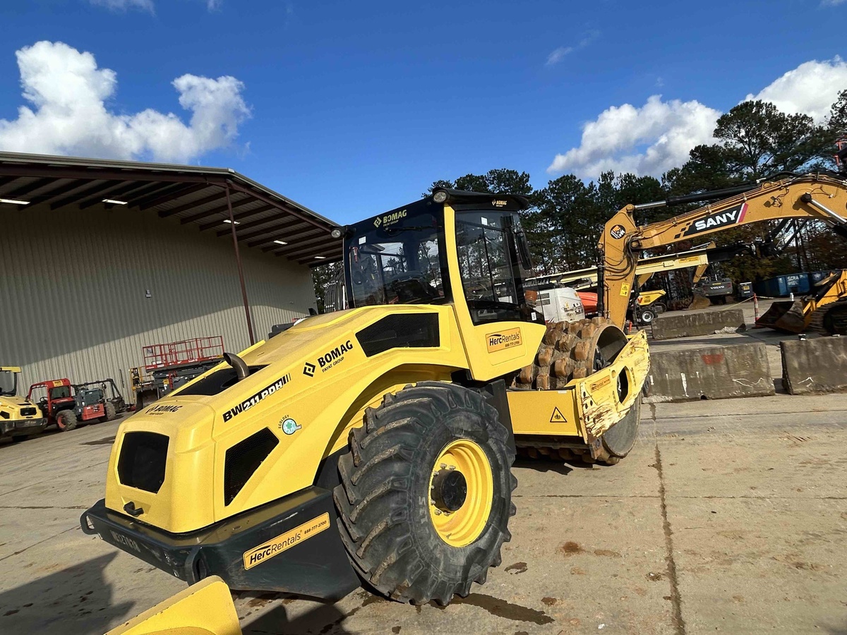 2021 BOMAG BW 211 PDH-5-3