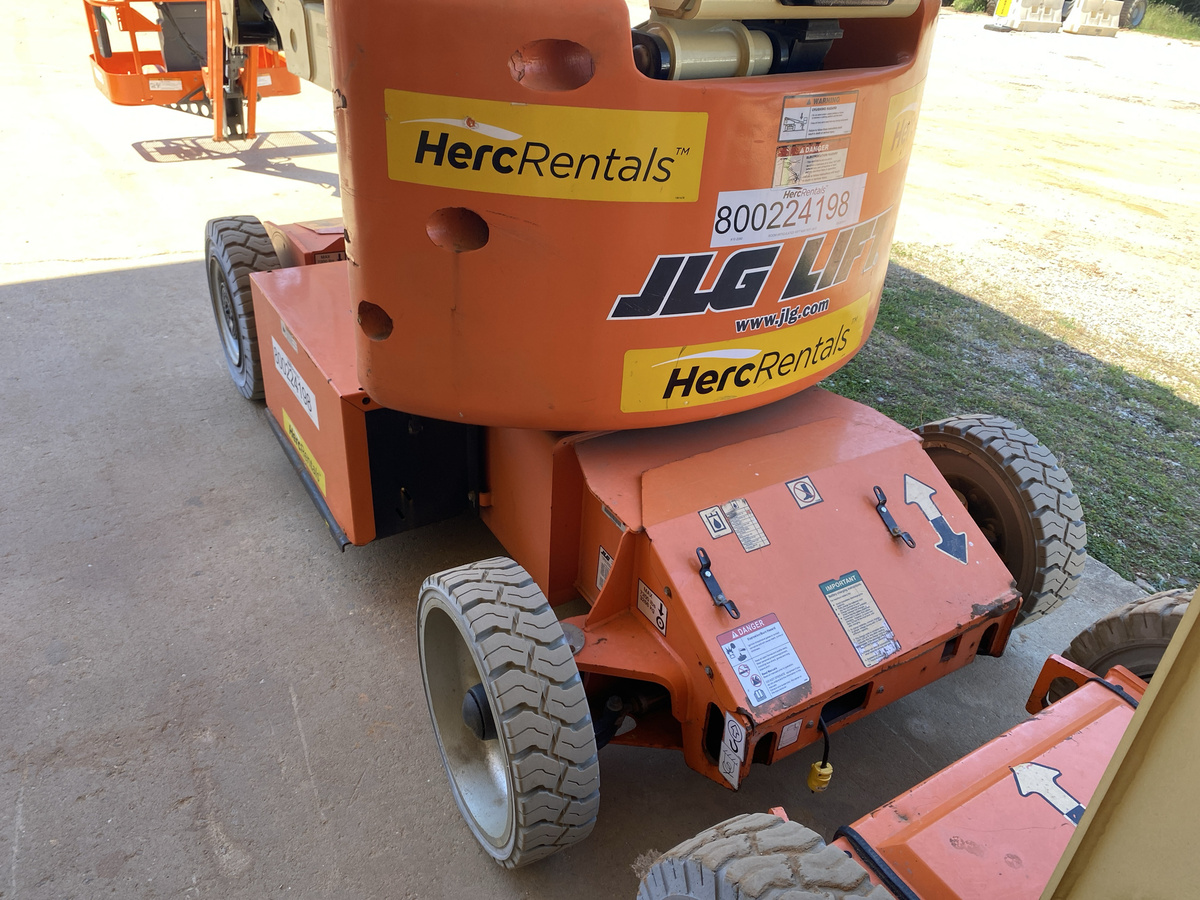2018 JLG E400AJPN-4