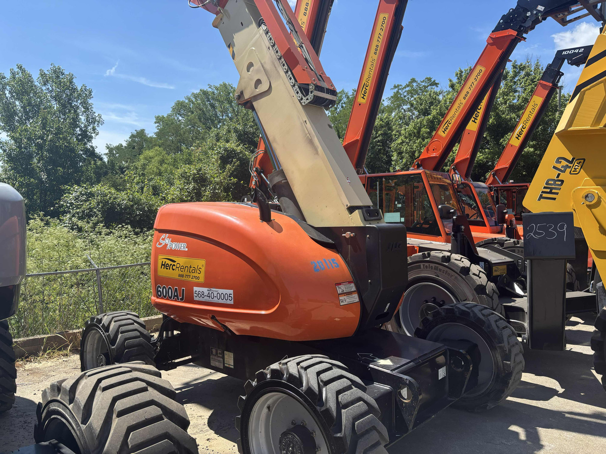 2012 JLG 600AJ-2