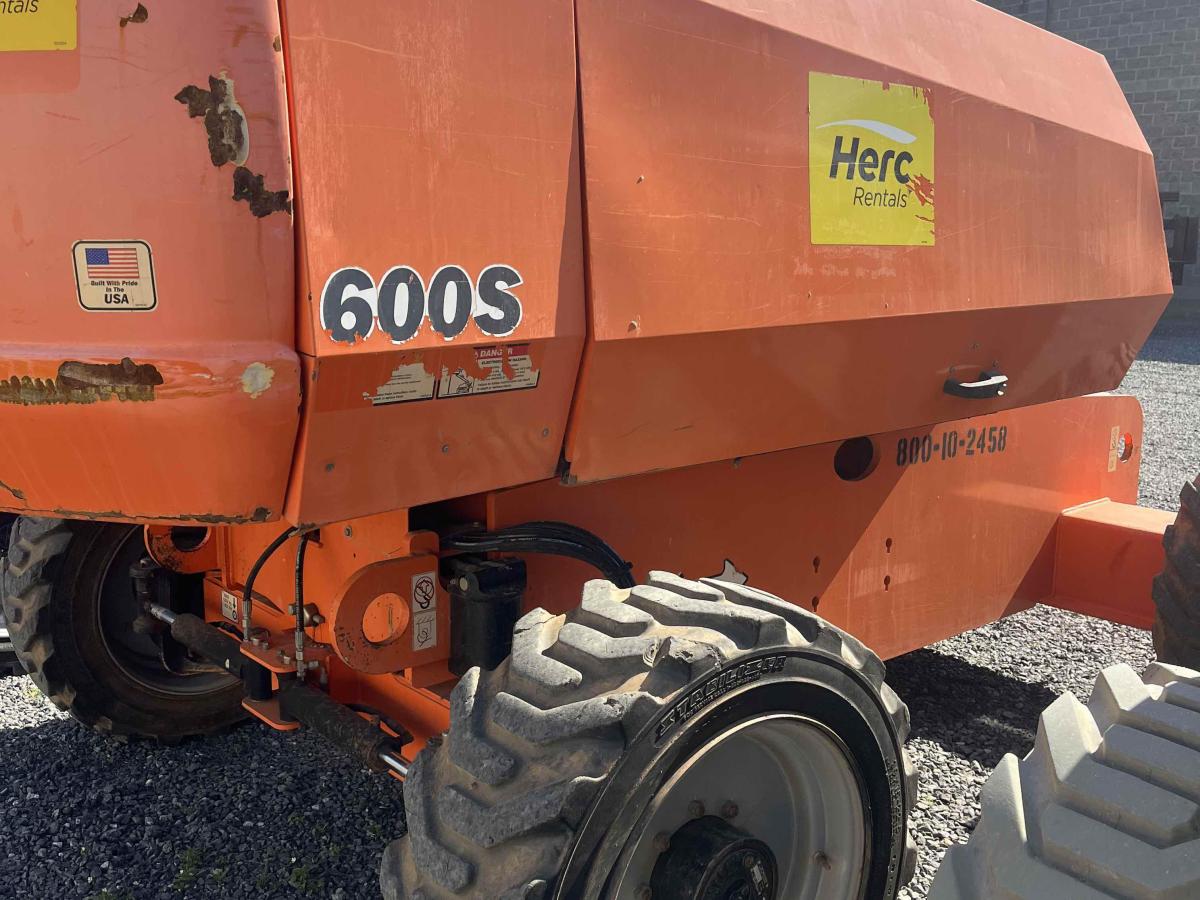 2016 JLG 600S