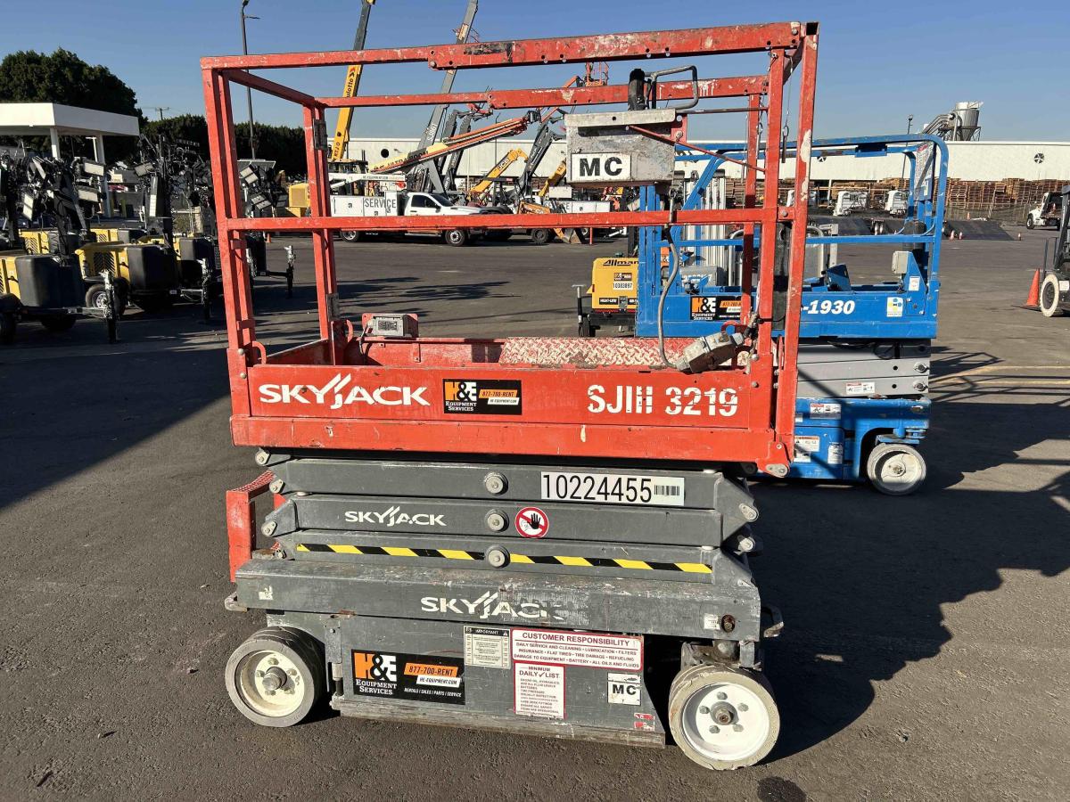 2017 Skyjack SJ3219