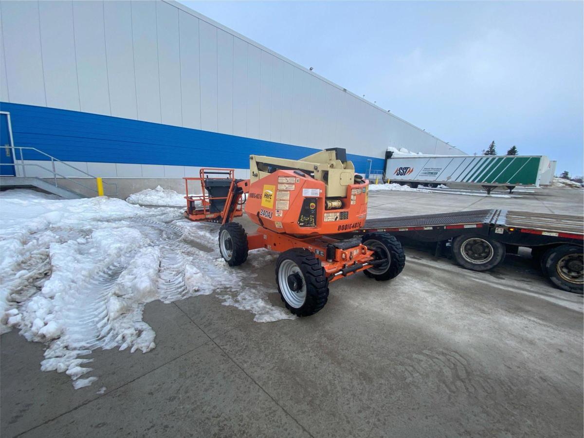 2017 JLG 340AJ-2