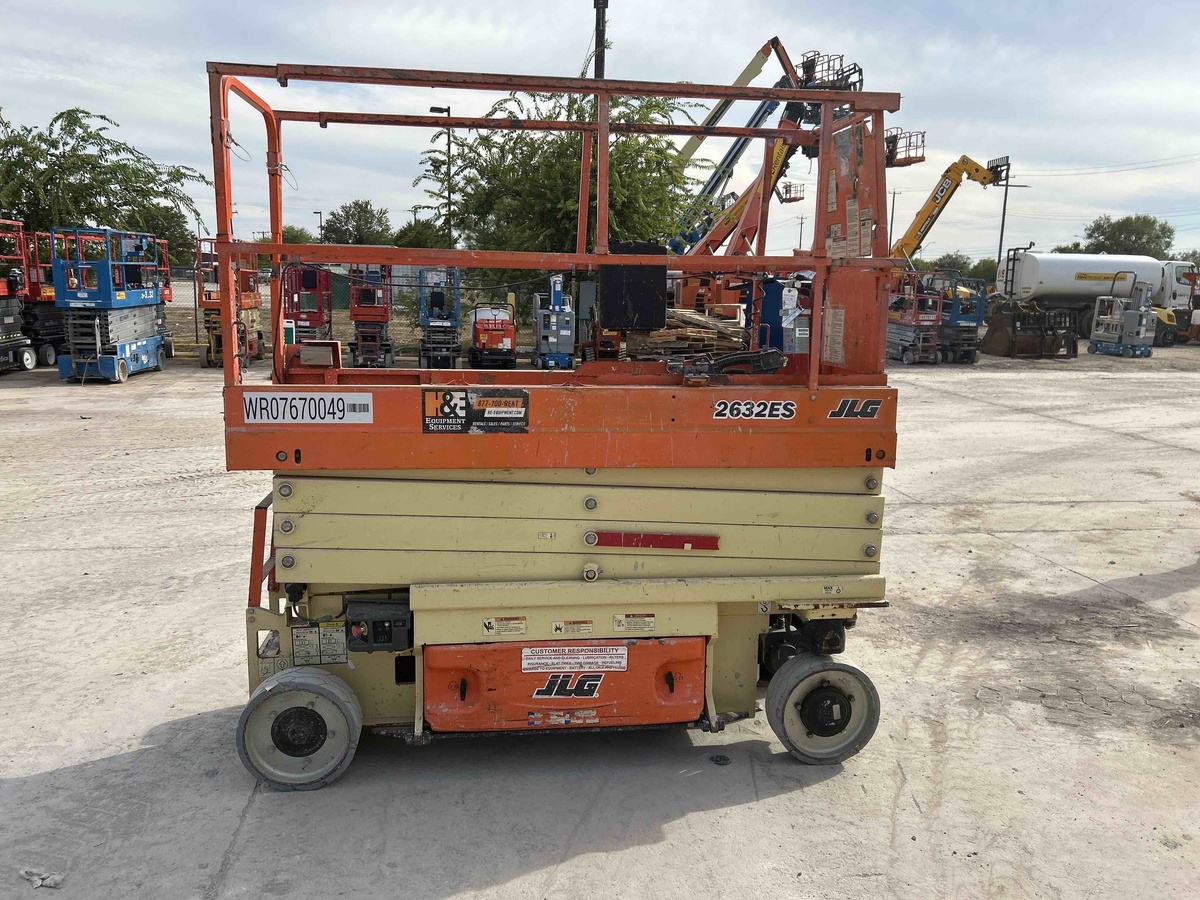 2017 JLG 2632ES-5
