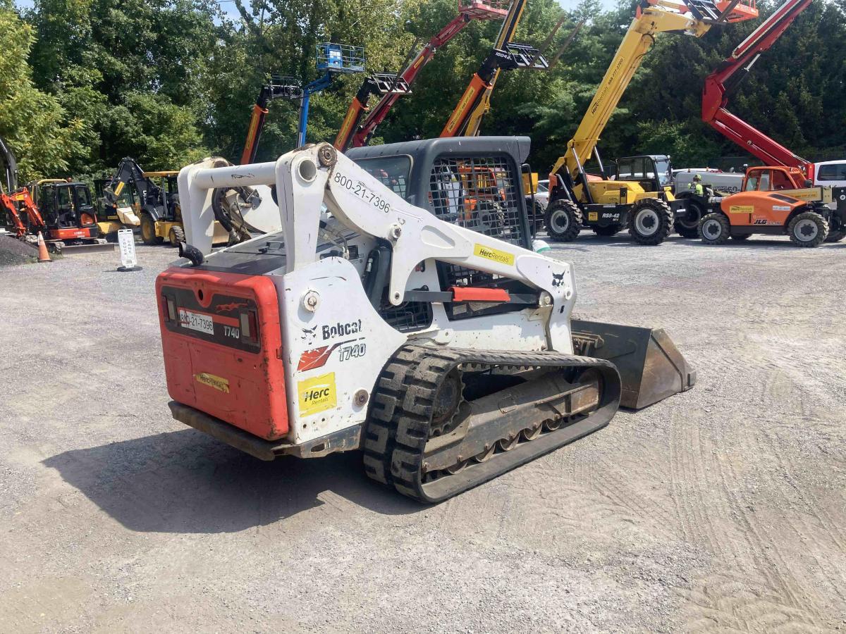 2018 Bobcat T740