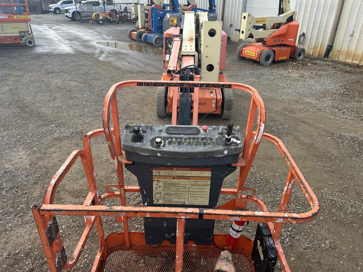2015 JLG E400AJPN-4