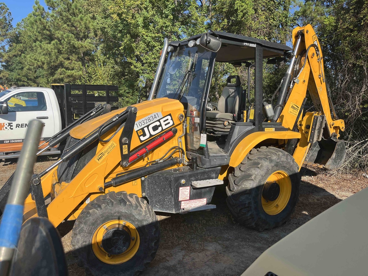 2022 JCB 3CX-8