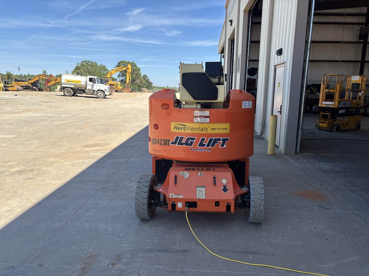 2018 JLG E400AJPN-2