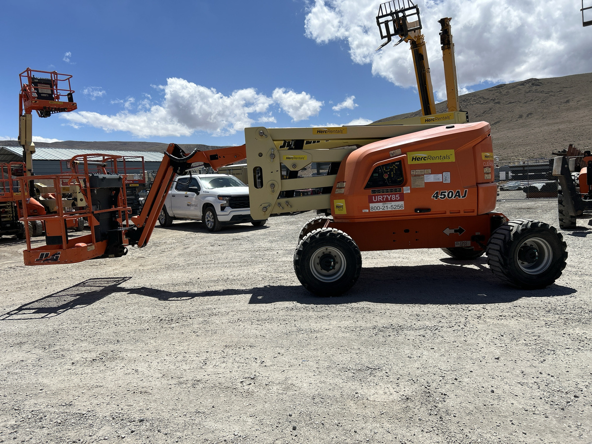 2018 JLG 450AJ-5