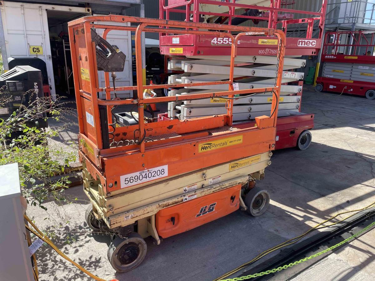 2015 JLG 1930ES
