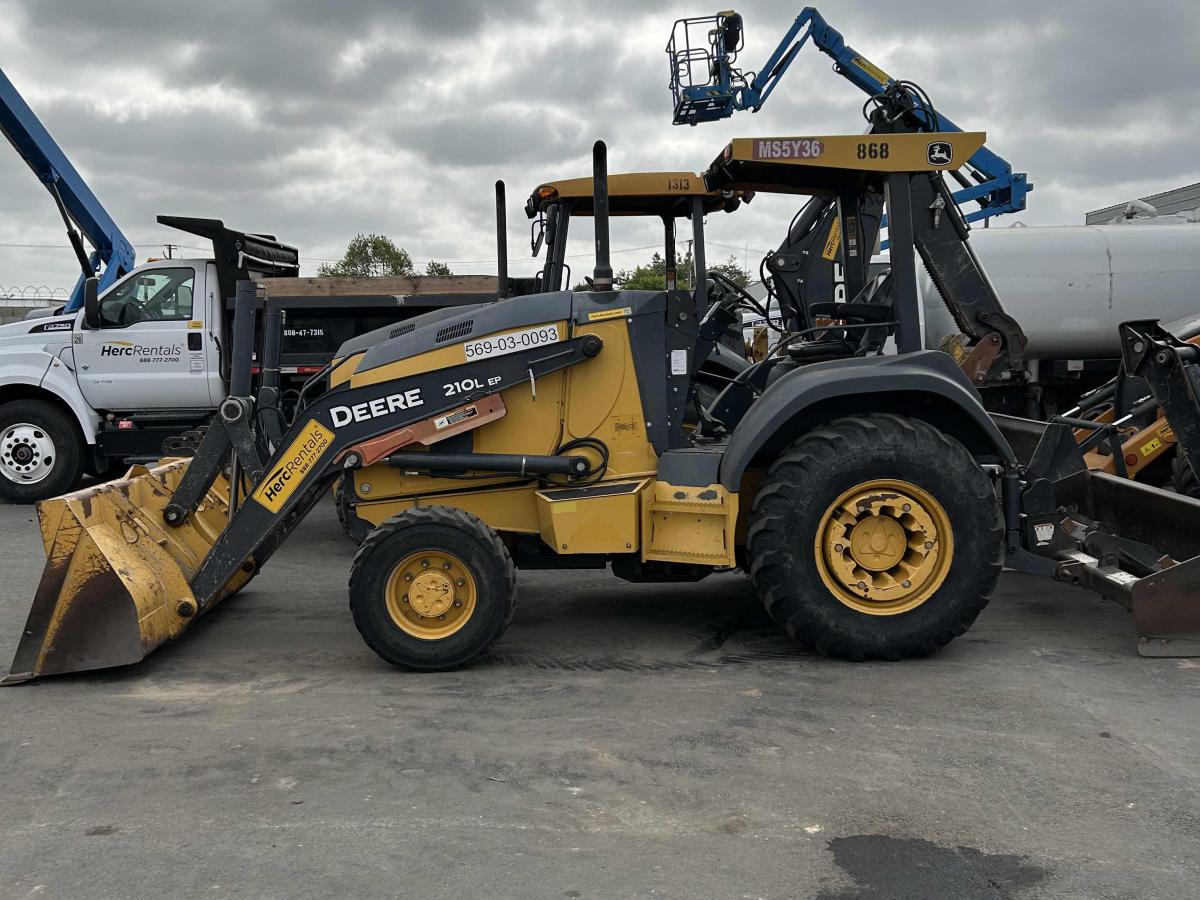 2017 John Deere 210LEP