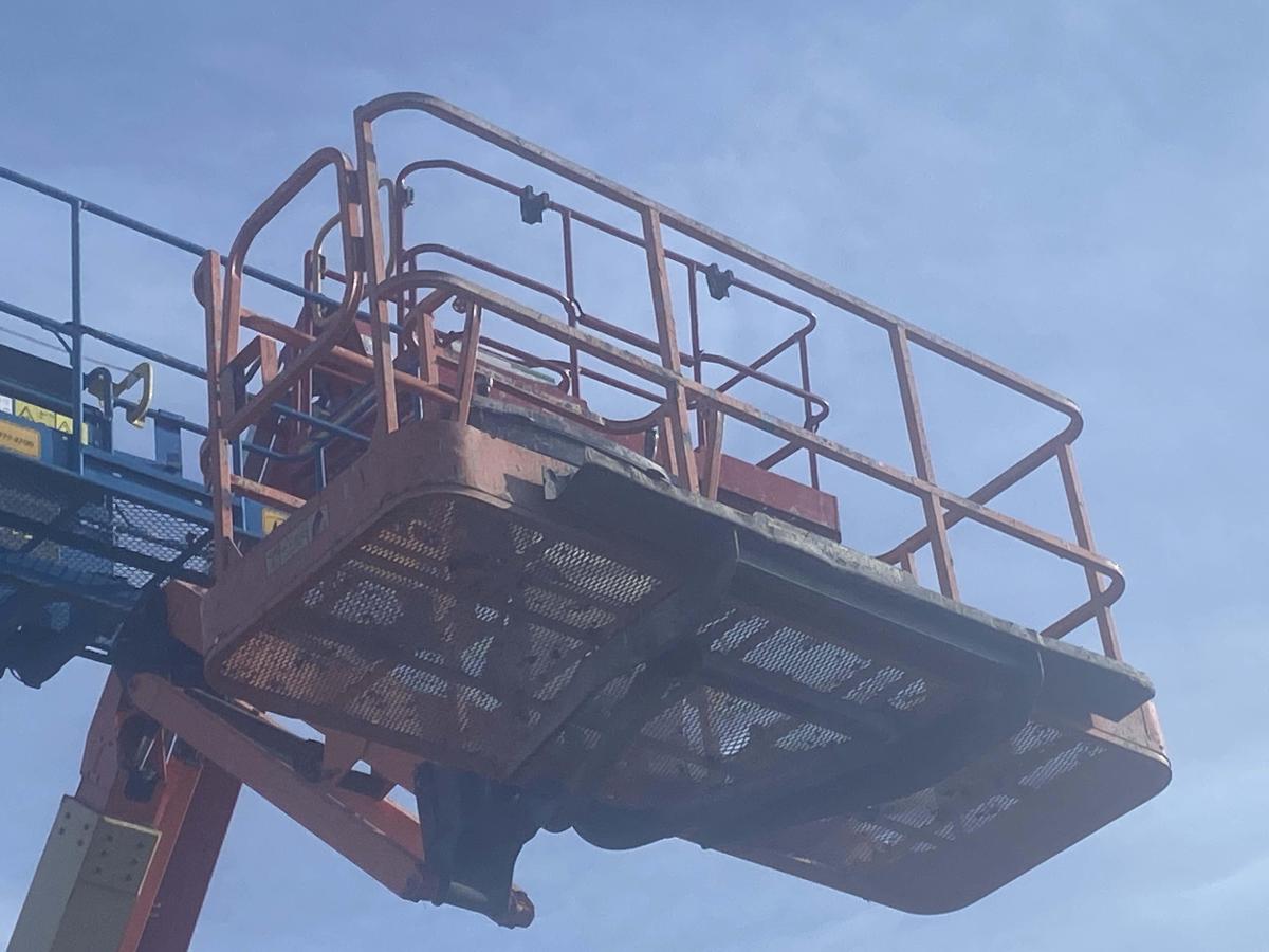 2016 JLG 600AJ