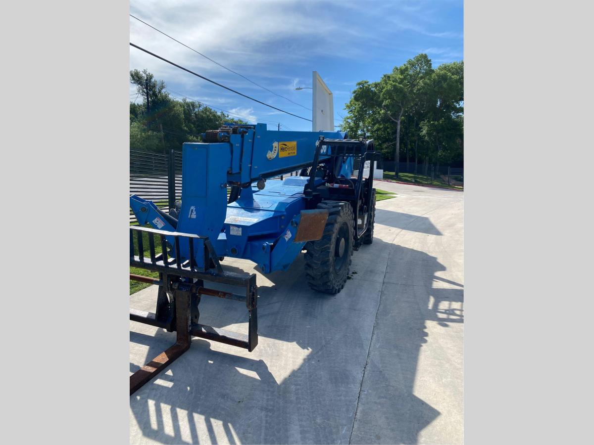 2017 Genie GTH-1056