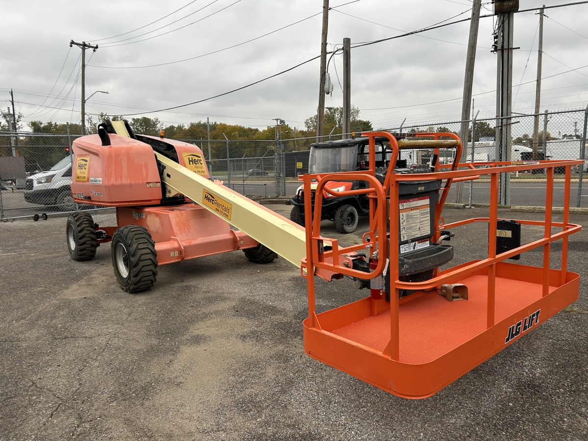 2017 JLG 400S