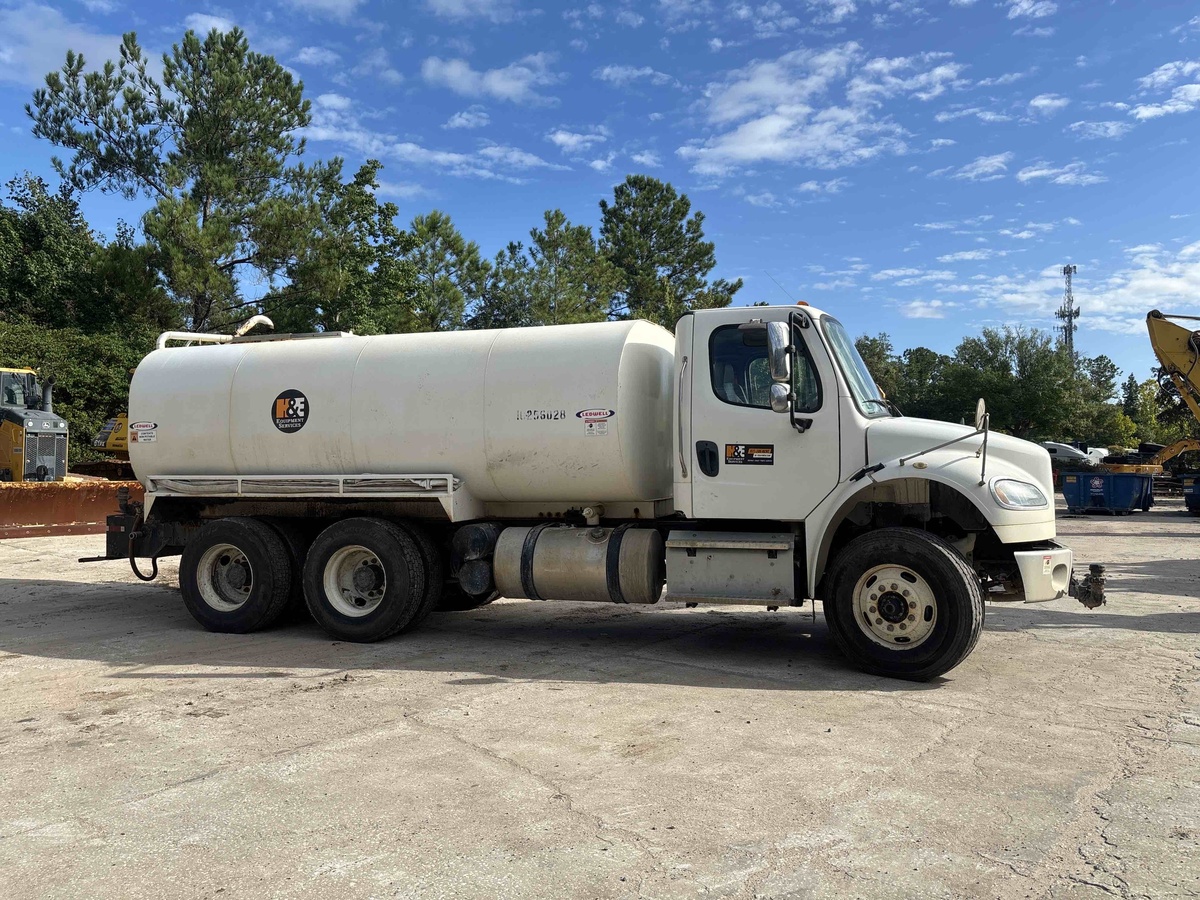 2019 Freightliner M2106-2