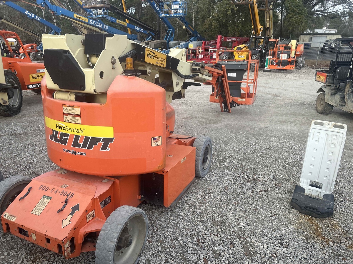 2015 JLG E400AJPN-2